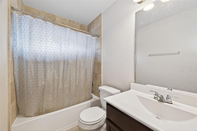 14206 Singing Oaks Trail, Houston, TX 77045