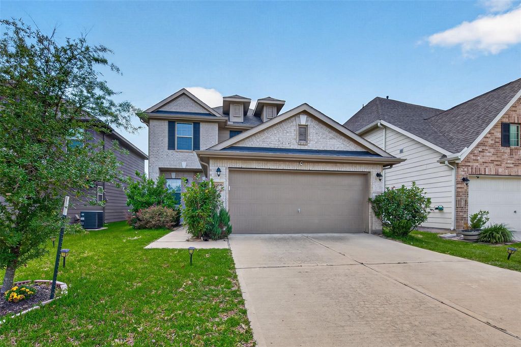 14206 Singing Oaks Trail, Houston, TX 77045