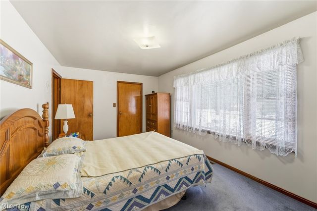 5160 Oak Street, Lowellville, OH 44436