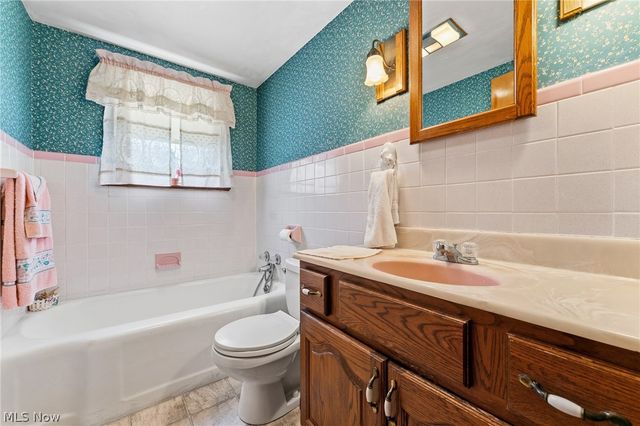 5160 Oak Street, Lowellville, OH 44436