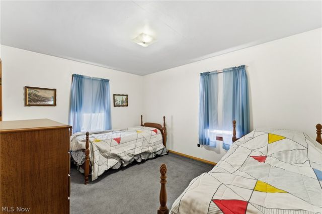 5160 Oak Street, Lowellville, OH 44436