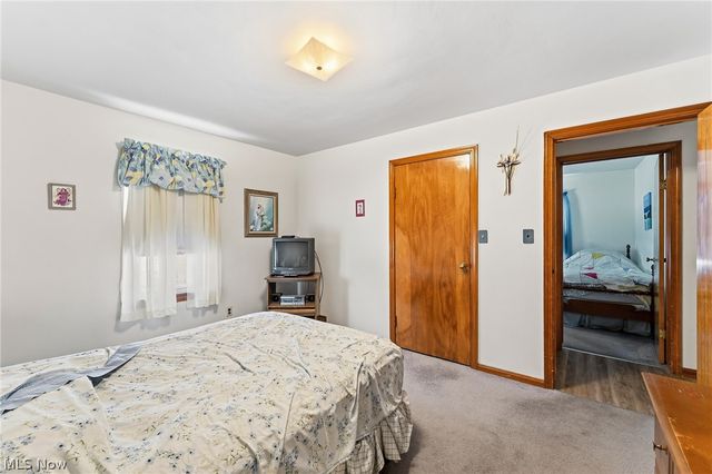 5160 Oak Street, Lowellville, OH 44436