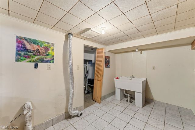 5160 Oak Street, Lowellville, OH 44436