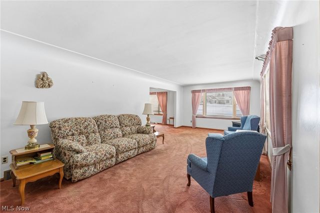 5160 Oak Street, Lowellville, OH 44436