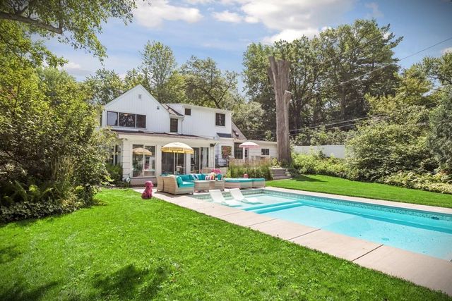 2320 Parklands Road, Saint Louis Park, MN 55416