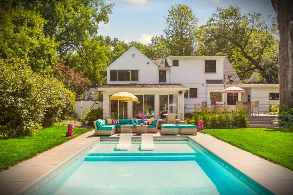 2320 Parklands Road, Saint Louis Park, MN 55416