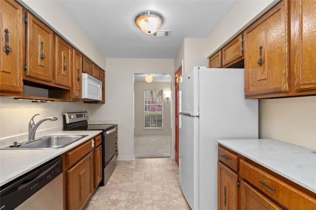 2202 Parkdale Drive, Houston, TX 77339