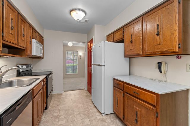 2202 Parkdale Drive, Houston, TX 77339