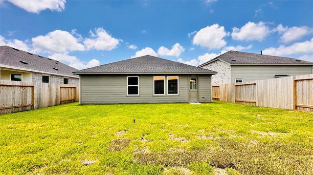 206 Amy Street, Angleton, TX 77515