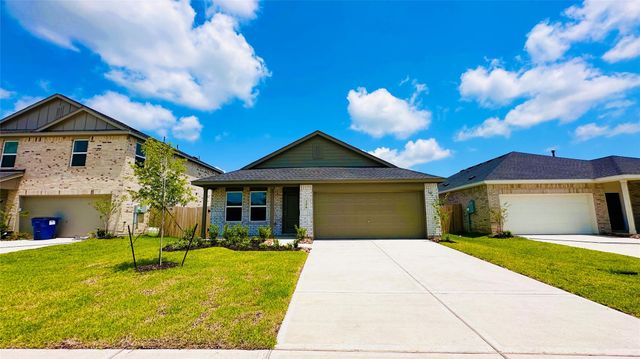206 Amy Street, Angleton, TX 77515