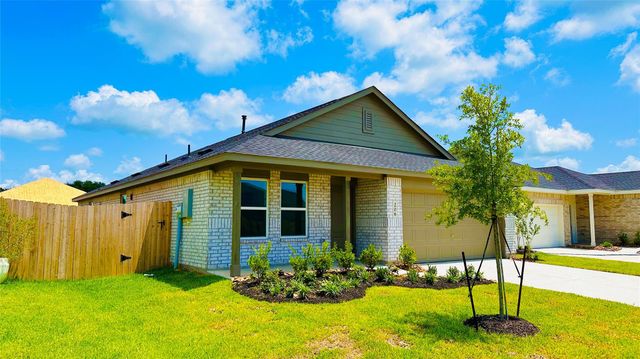 206 Amy Street, Angleton, TX 77515