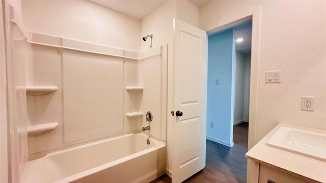 206 Amy Street, Angleton, TX 77515