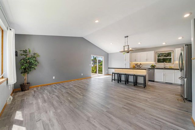 3393 HARBOR BAY ROAD, Oshkosh, WI 54901