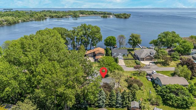 3393 HARBOR BAY ROAD, Oshkosh, WI 54901