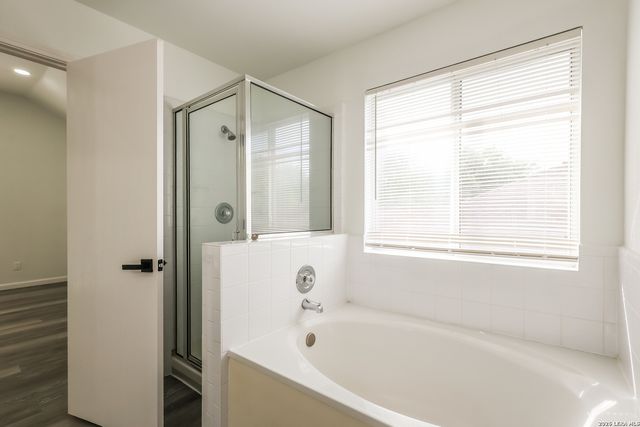 4604 SUMMIT HILL DR, Schertz, TX 78154
