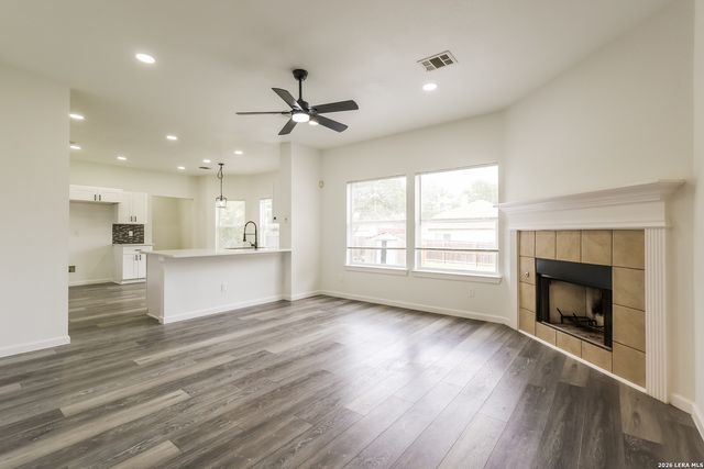 4604 SUMMIT HILL DR, Schertz, TX 78154