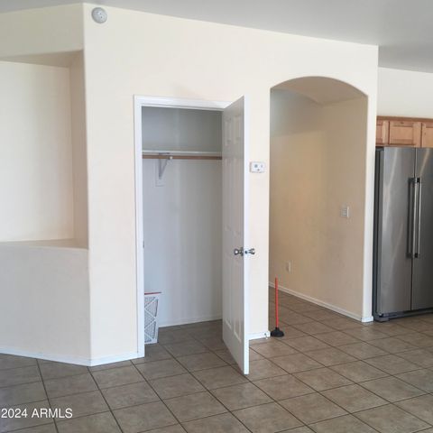 2533 W APOLLO Road, Phoenix, AZ 85041