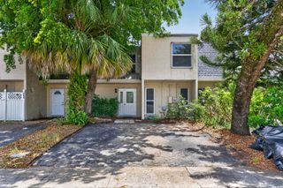 292 SUNSHINE Drive 292, Coconut Creek, FL 33066