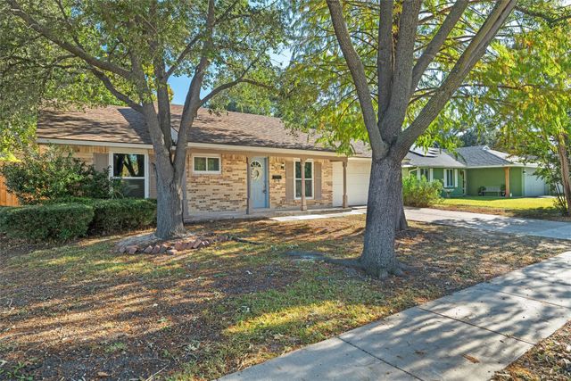458 Woodmere Drive, Garland, TX 75043