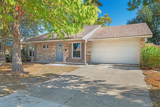 458 Woodmere Drive, Garland, TX 75043