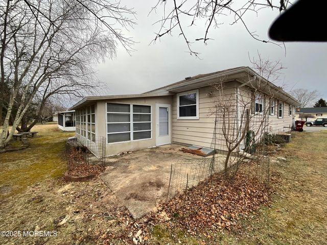 554 Jamaica Boulevard, Toms River, NJ 08757