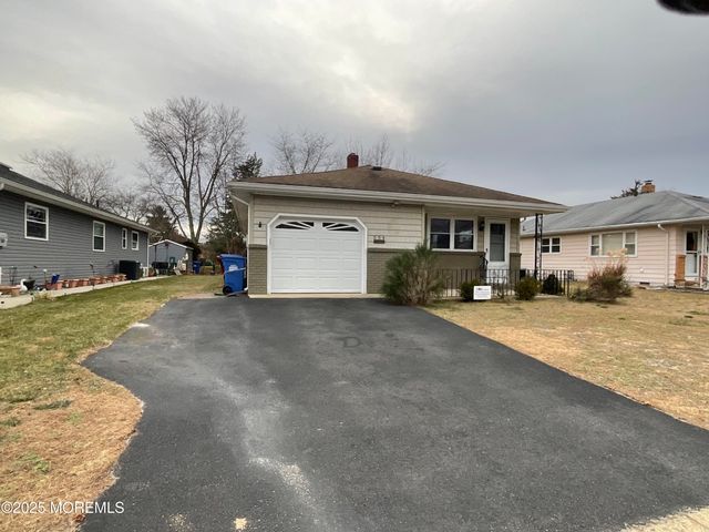 554 Jamaica Boulevard, Toms River, NJ 08757