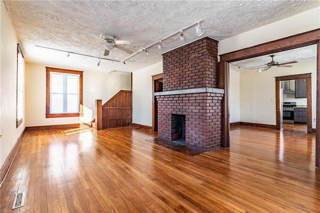 221 Broad Street, Warrensburg, MO 64093