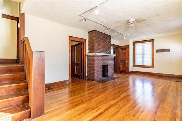 221 Broad Street, Warrensburg, MO 64093