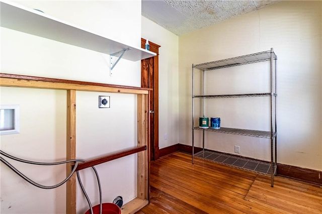 221 Broad Street, Warrensburg, MO 64093