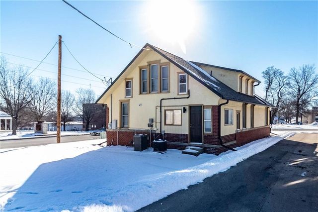 221 Broad Street, Warrensburg, MO 64093