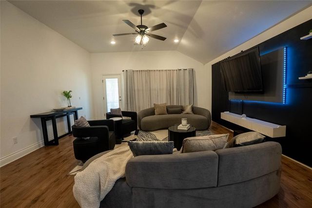 12701 NW 4th Street, Yukon, OK 73099