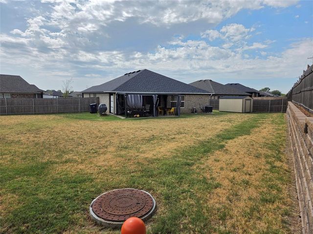 12701 NW 4th Street, Yukon, OK 73099