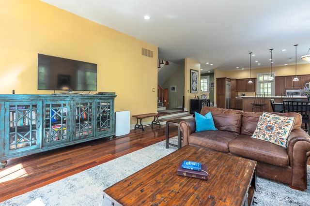 9382 RIVEREDGE DR, Memphis, TN 38018