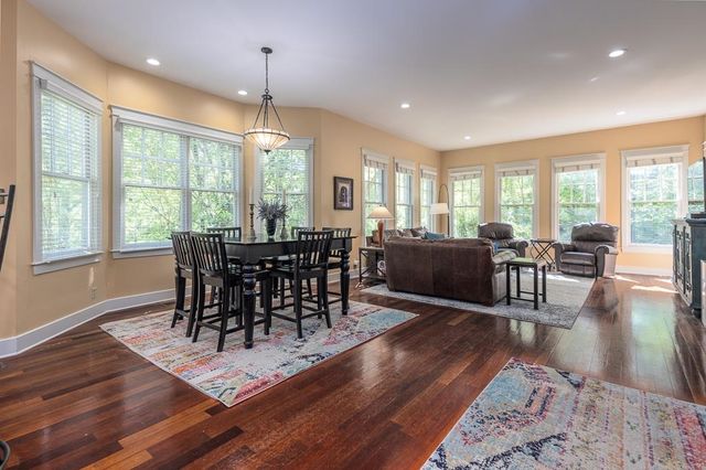 9382 RIVEREDGE DR, Memphis, TN 38018