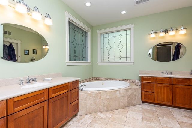 9382 RIVEREDGE DR, Memphis, TN 38018