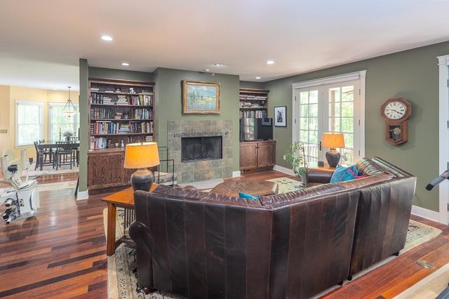 9382 RIVEREDGE DR, Memphis, TN 38018