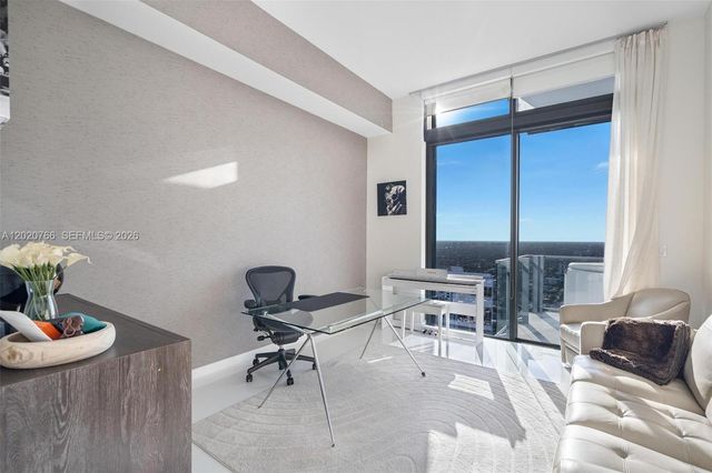 88 SW 7th St 4203, Miami, FL 33130