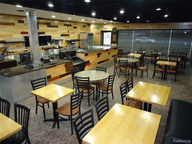 1175 E 14 Mile Road, Troy, MI 48083