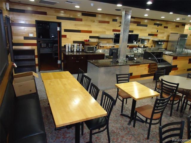 1175 E 14 Mile Road, Troy, MI 48083