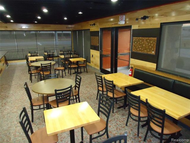 1175 E 14 Mile Road, Troy, MI 48083