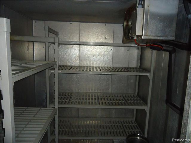 1175 E 14 Mile Road, Troy, MI 48083