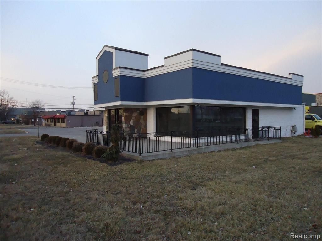 1175 E 14 Mile Road, Troy, MI 48083