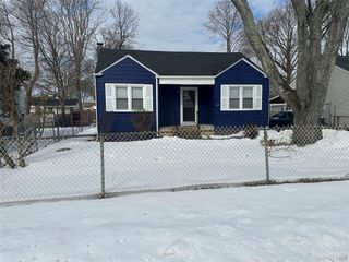 23 Hemlock Street, Wyandanch, NY 11798