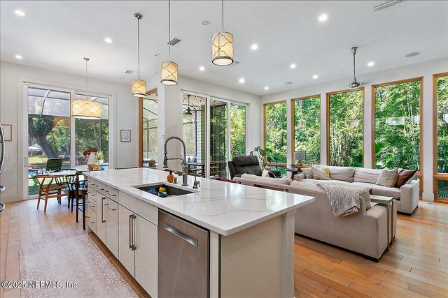 2446 SEMINOLE Road, Atlantic Beach, FL 32233