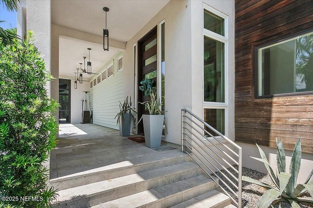 2446 SEMINOLE Road, Atlantic Beach, FL 32233