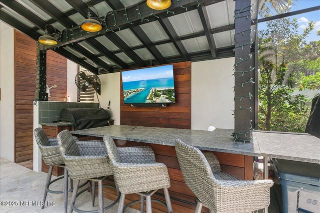 2446 SEMINOLE Road, Atlantic Beach, FL 32233