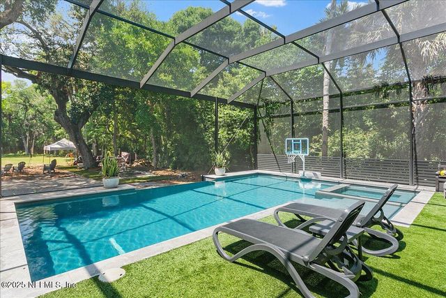 2446 SEMINOLE Road, Atlantic Beach, FL 32233