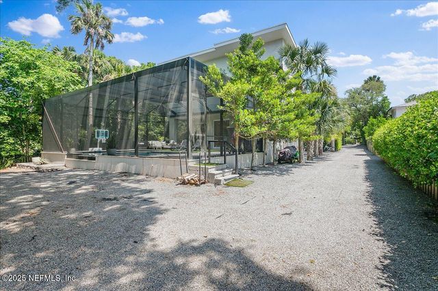 2446 SEMINOLE Road, Atlantic Beach, FL 32233