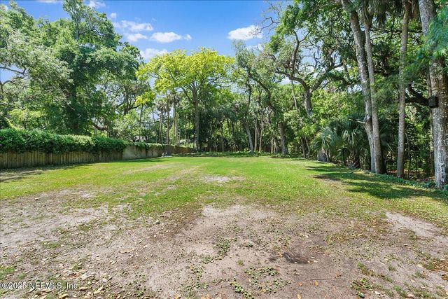 2446 SEMINOLE Road, Atlantic Beach, FL 32233