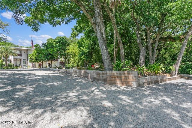 2446 SEMINOLE Road, Atlantic Beach, FL 32233